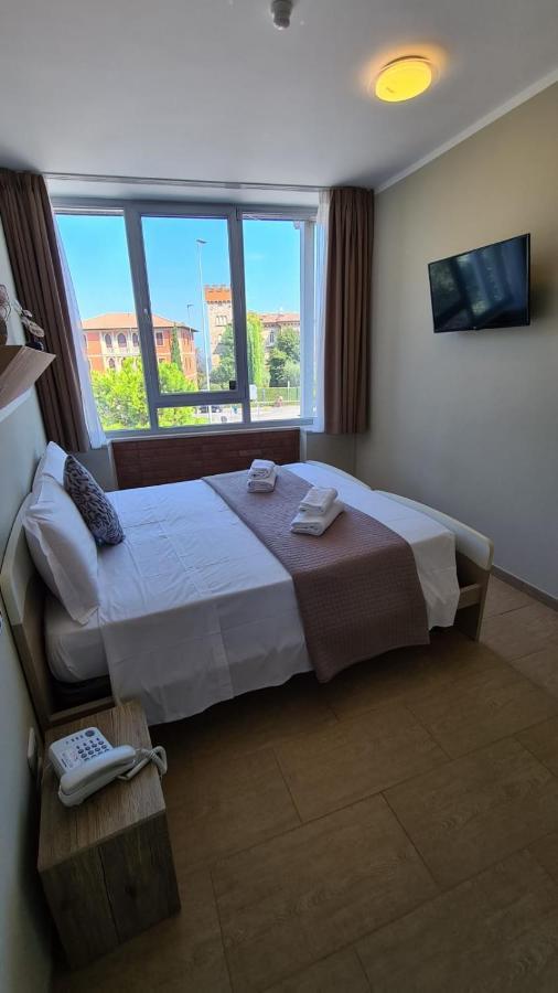 Atico Hotel Дезенцано-дель-Гарда Экстерьер фото